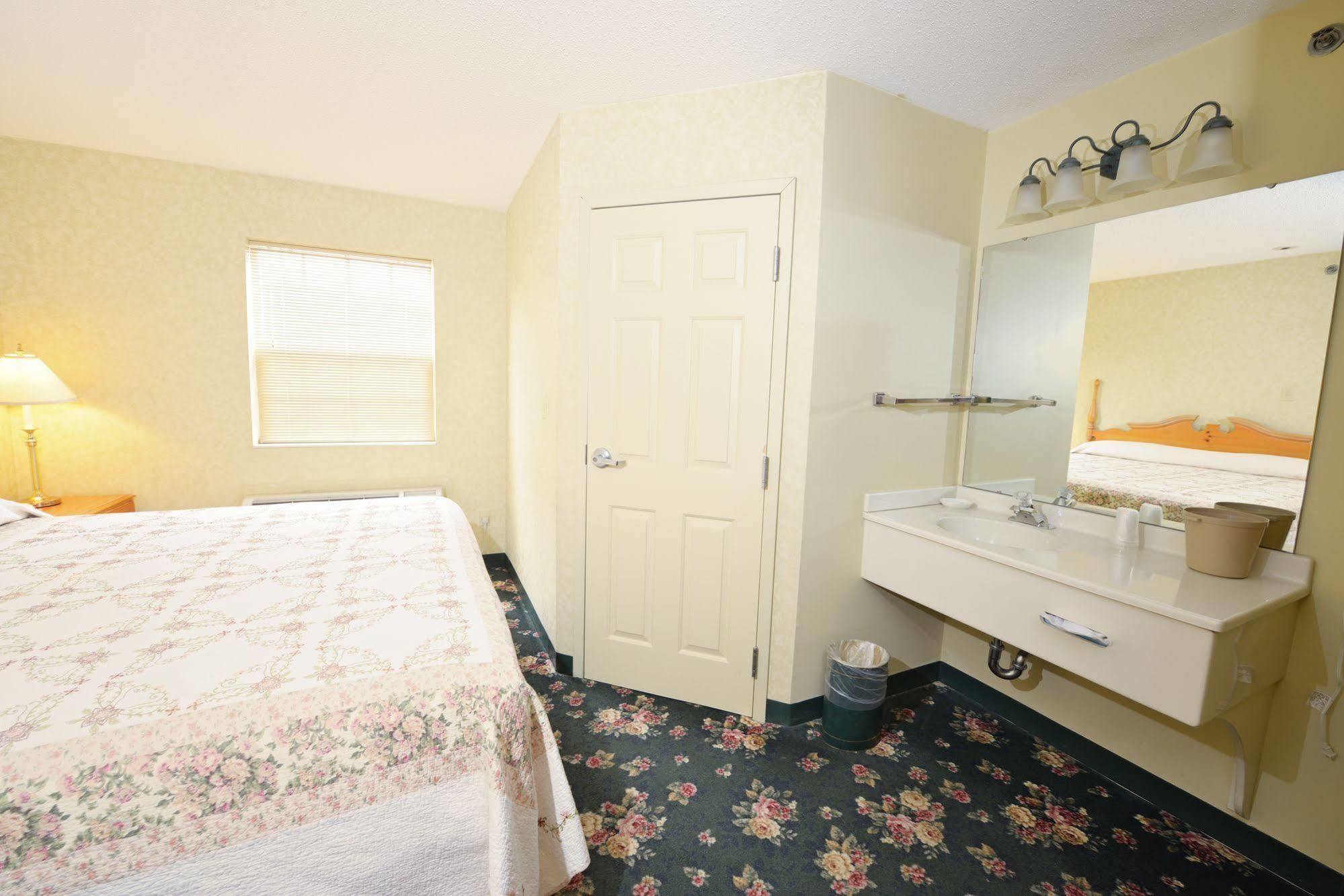 Ourguest Inn & Suites Downtown Port Clinton Eksteriør bilde