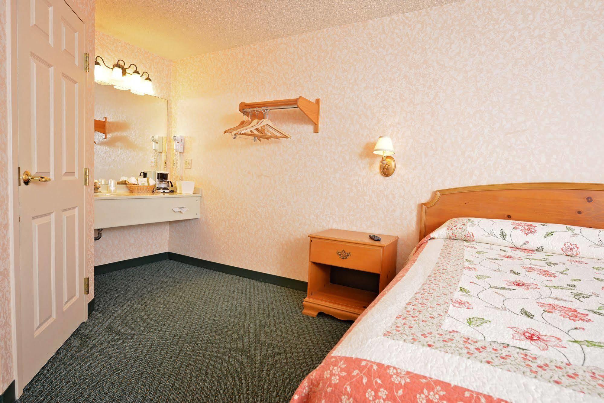 Ourguest Inn & Suites Downtown Port Clinton Eksteriør bilde